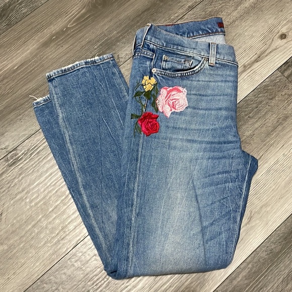 7 FOR ALL MANKIND, Roxanne Cropped Embroidered Floral Jeans, size 28 - Picture 3 of 3